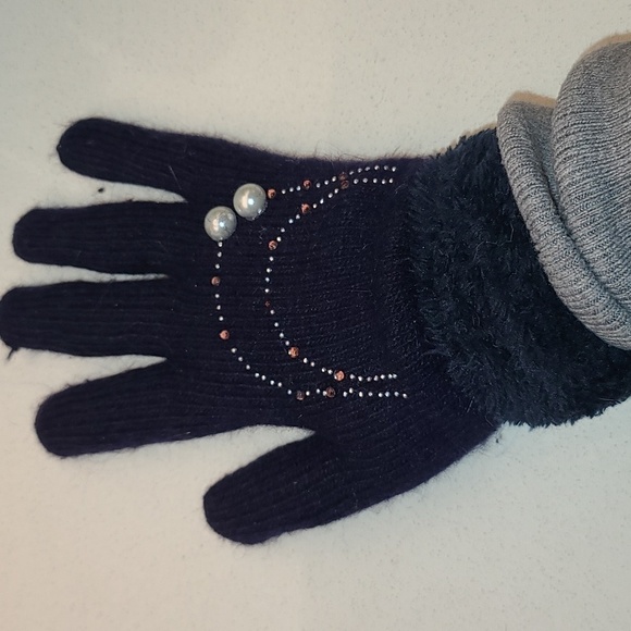 Embellished knit gloves - Picture 5 of 5